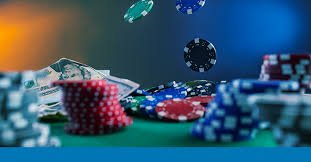 Alur komisi referral dibaca di ponsel
